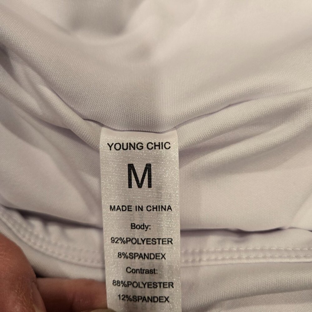 Young Chic Size Medium White Skort with pockets - Picture 5 of 6